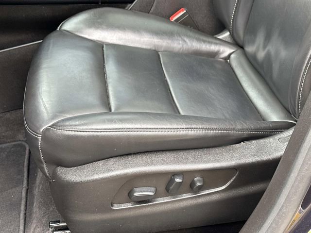 Used 2023 Cadillac XT4 Premium Luxury w/ Cold Weather Package FWD image 17