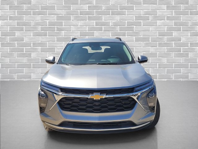 New 2026 Chevrolet Trax LT w/ Driver Confidence Package FWD image 2