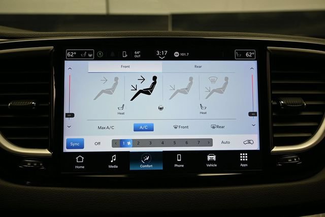 Certified 2024 Chrysler Pacifica Touring-L FWD image 36