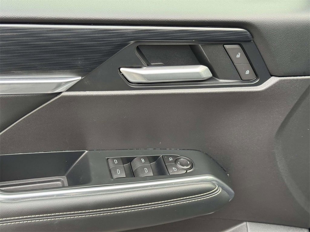 Used 2025 GMC Acadia Elevation image 19