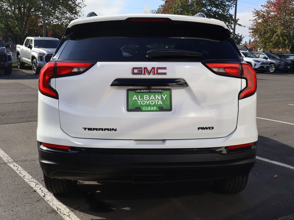 Used 2020 GMC Terrain SLE w/ Elevation Edition image 6