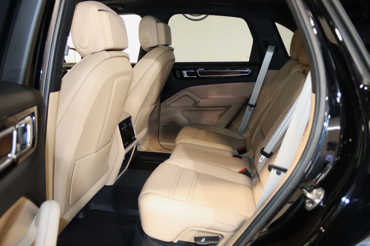Used 2022 Porsche Cayenne Platinum Edition AWD/4WD image 57