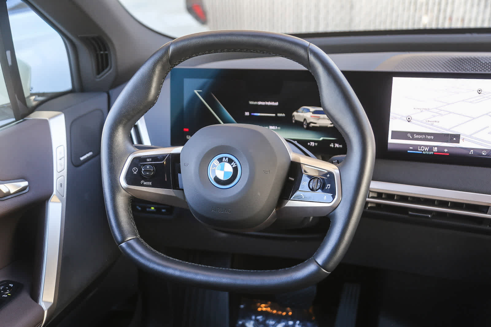 Used 2025 BMW iX xDrive50 w/ Sport Package image 12