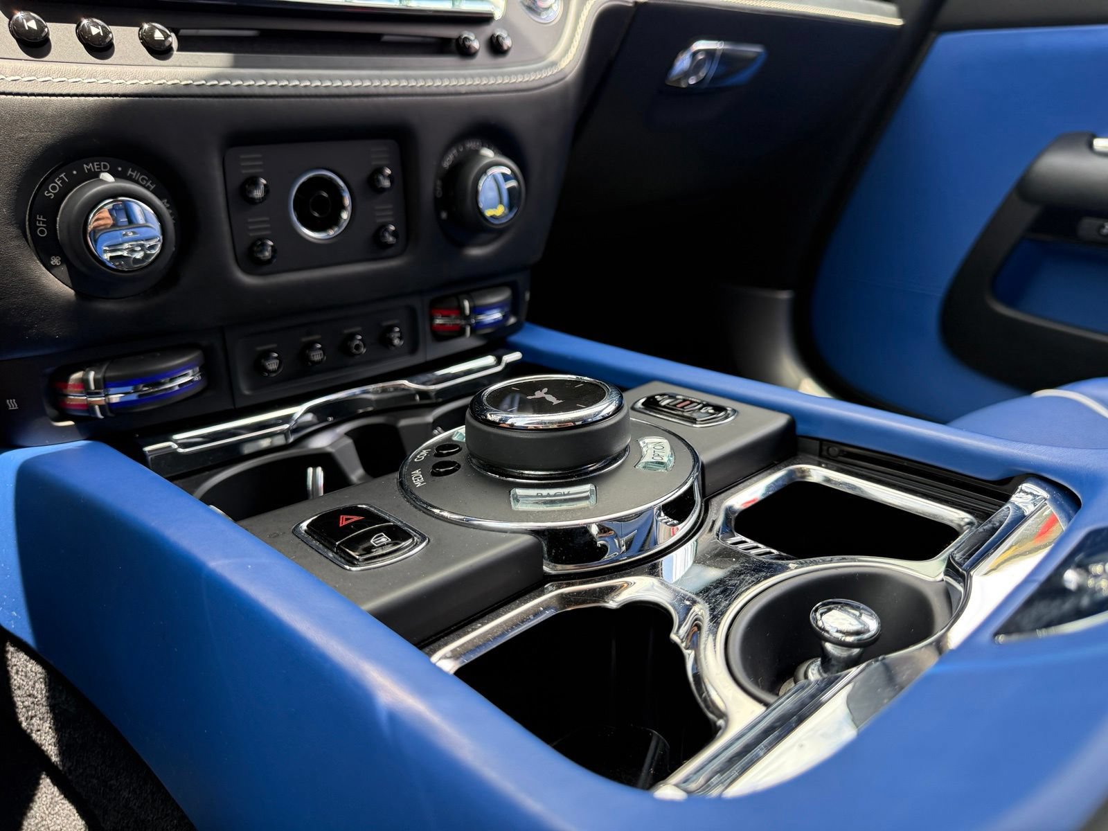 Used 2019 Rolls-Royce Wraith RWD image 22