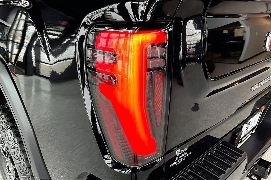 Used 2024 GMC Sierra 2500 AT4X image 24