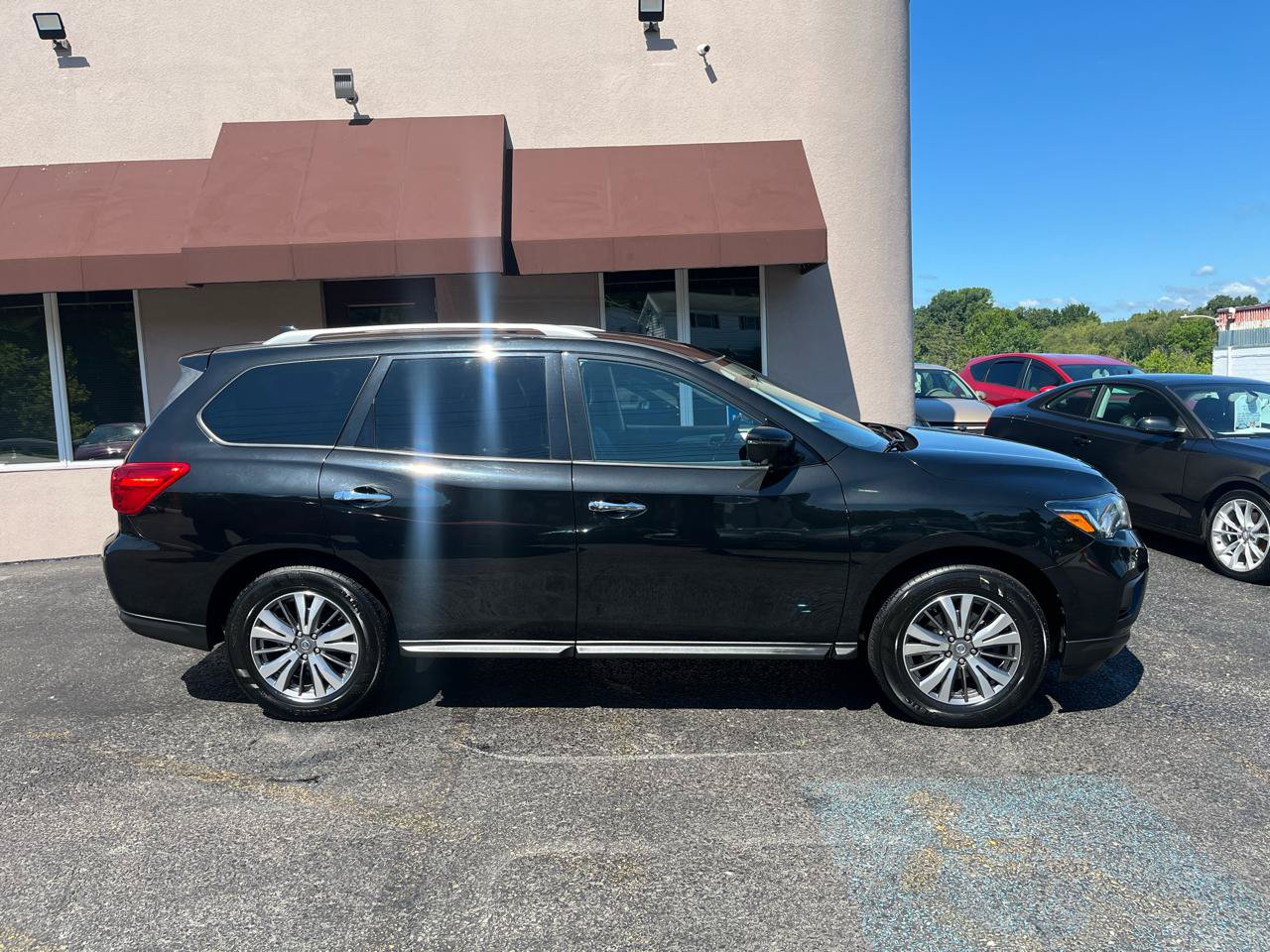 Used 2019 Nissan Pathfinder SL AWD/4WD image 4