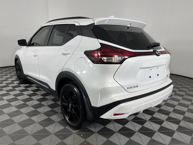 Used 2024 Nissan Kicks SR w/ SR Premium Package FWD image 8
