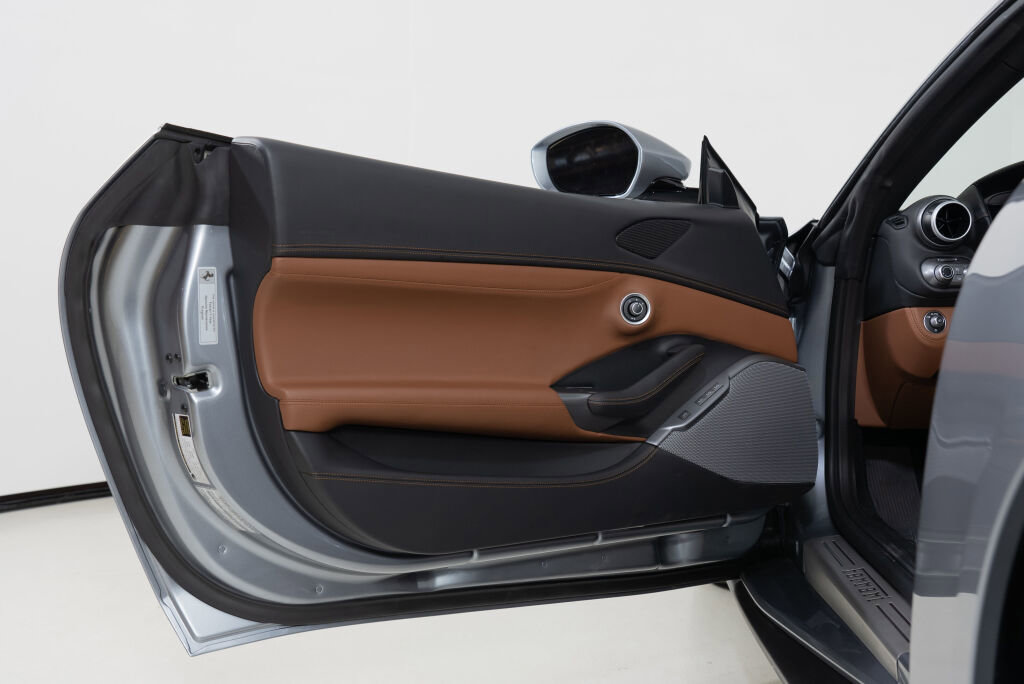 Used 2022 Ferrari Portofino M image 39