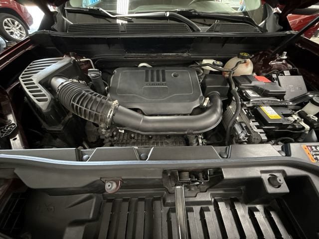 Used 2023 GMC Acadia SLE w/ Driver Convenience Package AWD/4WD image 32