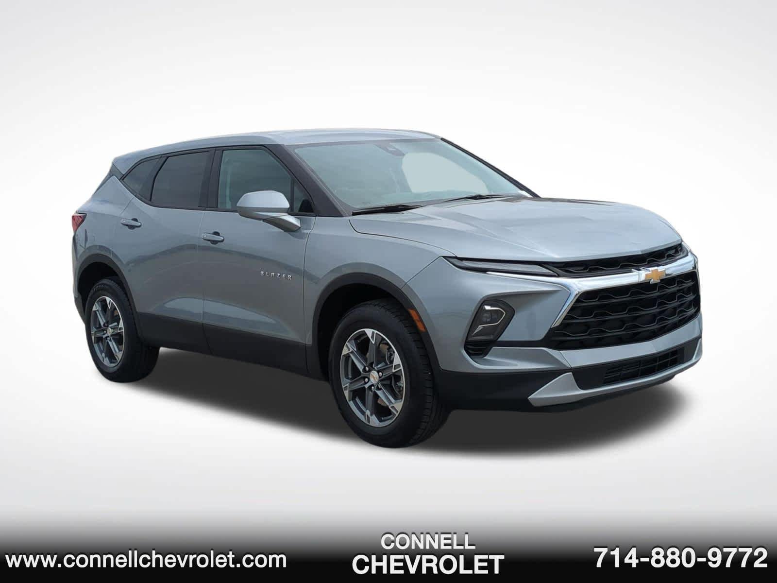 Used 2025 Chevrolet Blazer LT FWD image 3