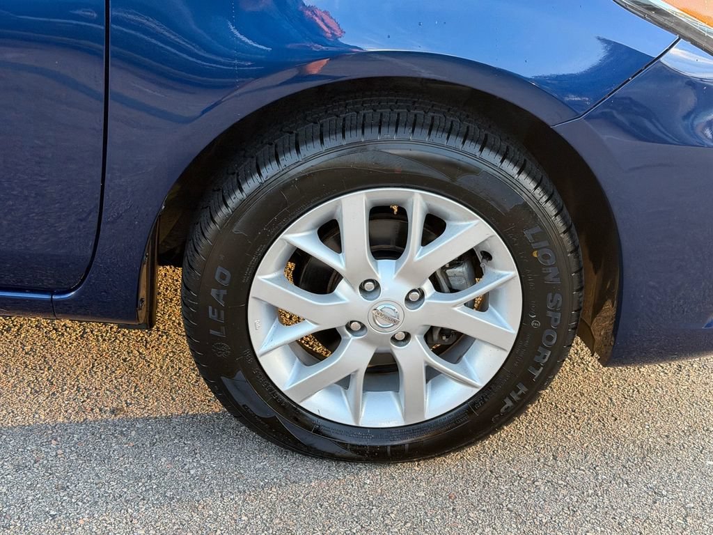 Used 2018 Nissan Versa SV w/ SV Special Edition Package FWD image 9