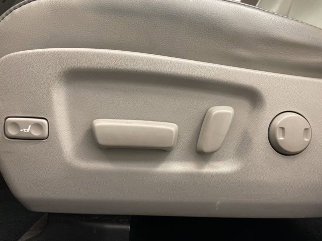 Used 2019 Toyota Highlander XLE image 11