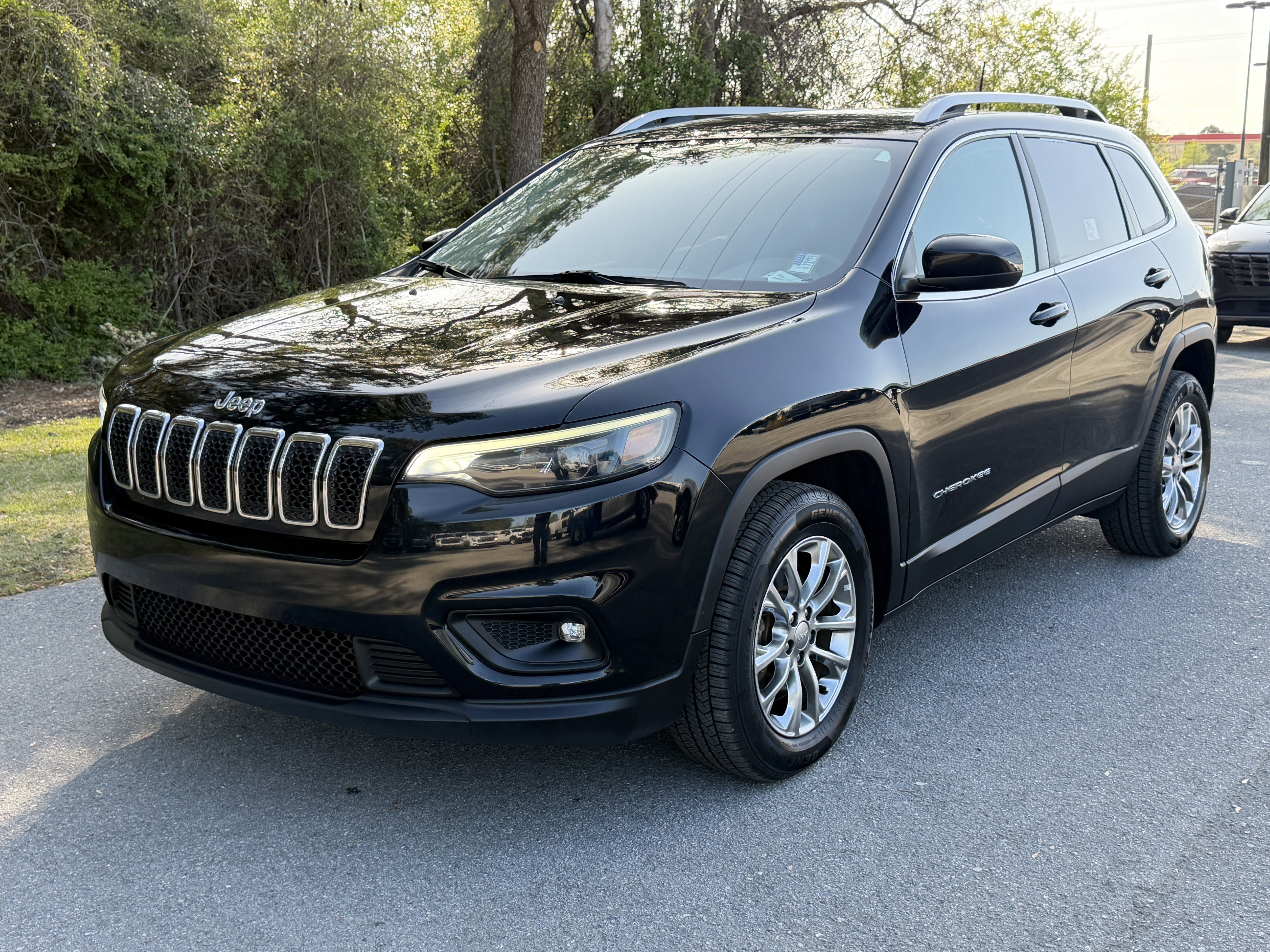 Used 2019 Jeep Cherokee Latitude Plus image 6