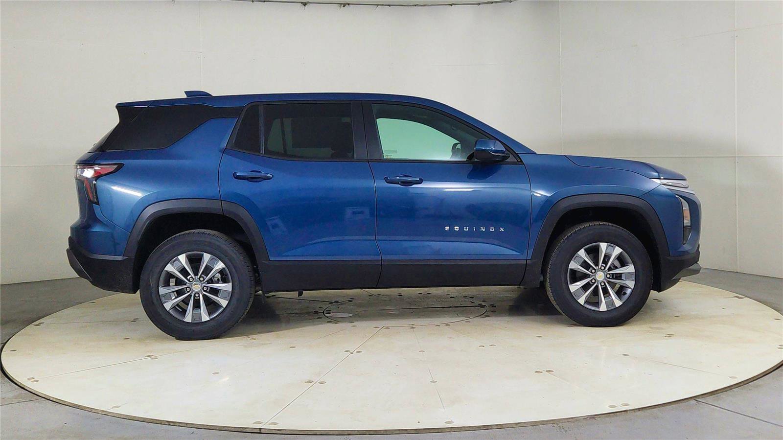 Used 2026 Chevrolet Equinox LT image 8