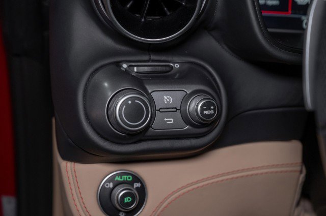 Used 2020 Ferrari Portofino image 19