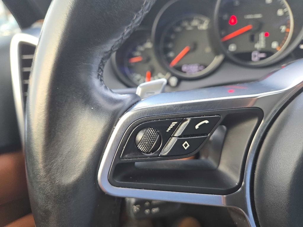 Used 2017 Porsche Cayenne Platinum Edition image 21