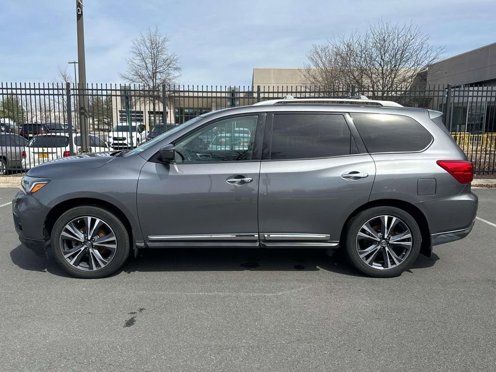 Used 2018 Nissan Pathfinder Platinum AWD/4WD image 6