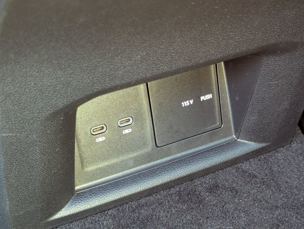 Certified 2022 Volkswagen Atlas Cross Sport SEL R-Line image 25