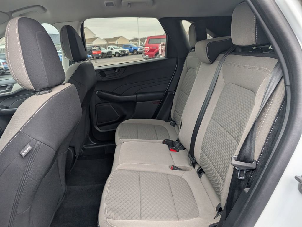 Used 2022 Ford Escape SE image 15