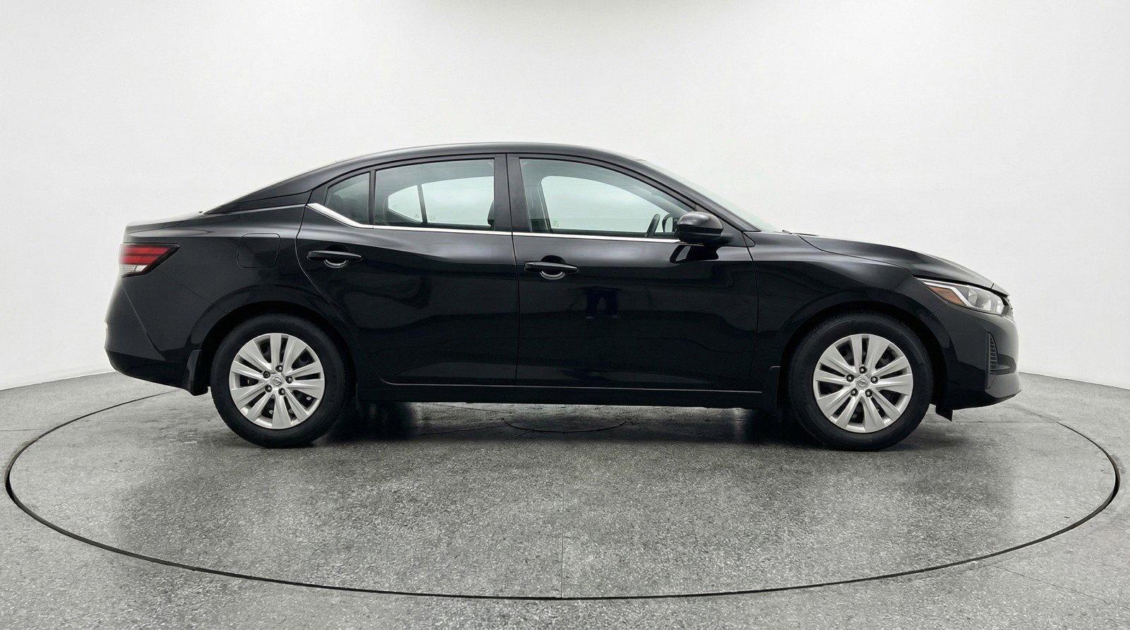 Used 2025 Nissan Sentra S FWD image 11
