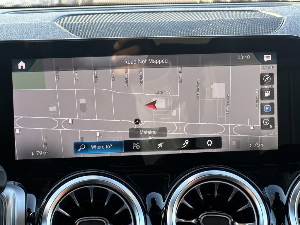 Used 2022 Mercedes-Benz EQB 350 4MATIC image 25