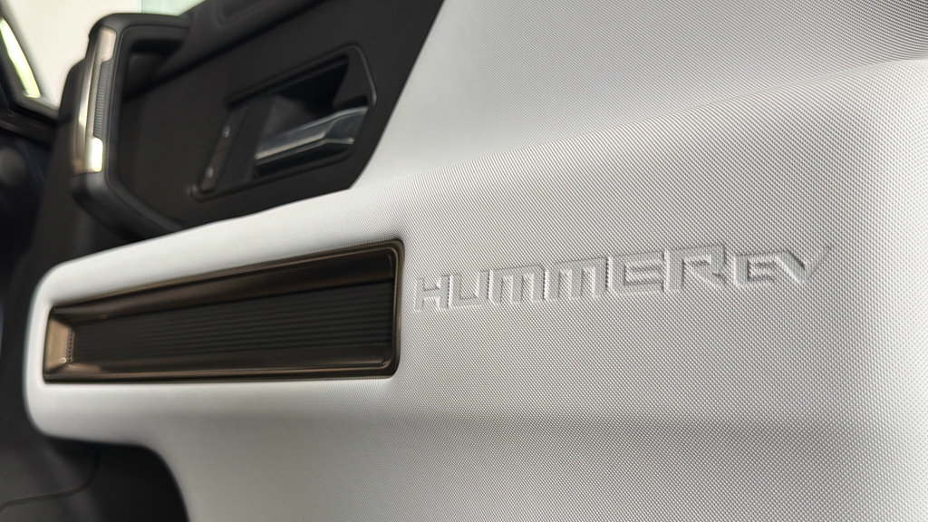 Certified 2025 GMC Hummer EV 3X AWD/4WD image 38