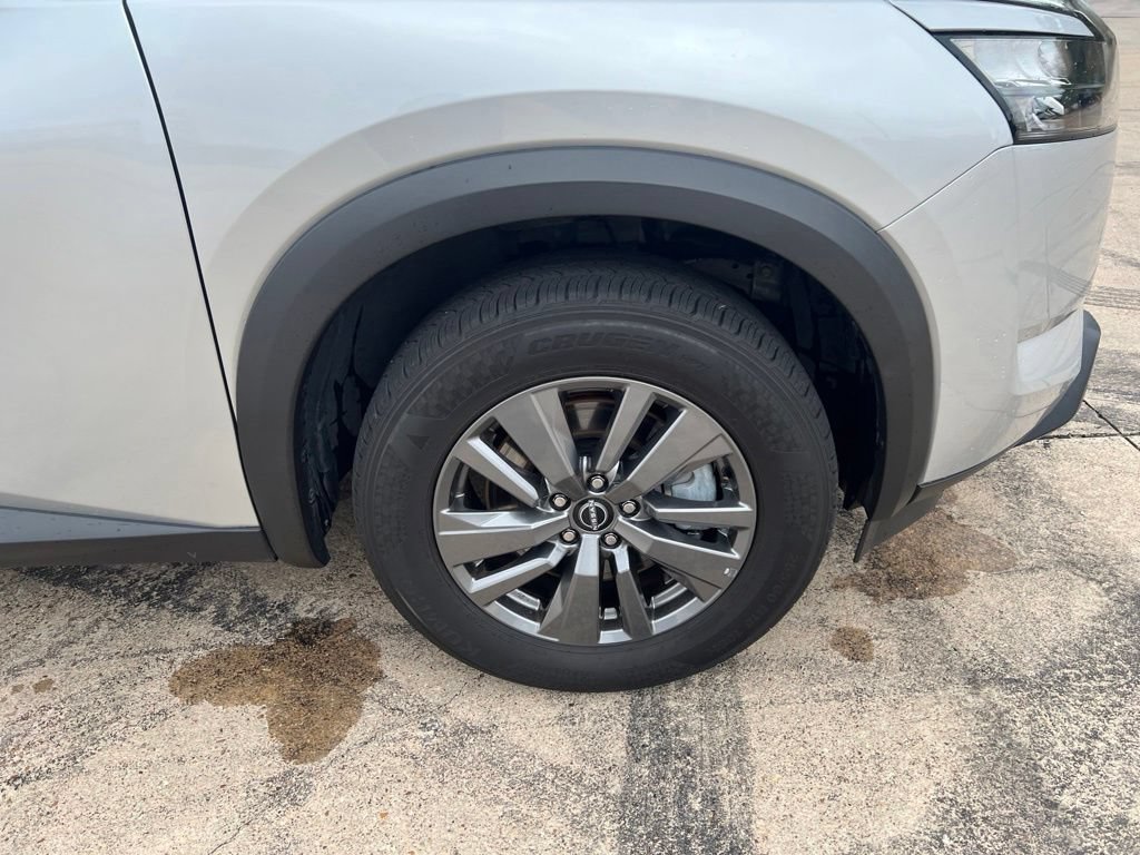 Used 2024 Nissan Pathfinder SV FWD image 21