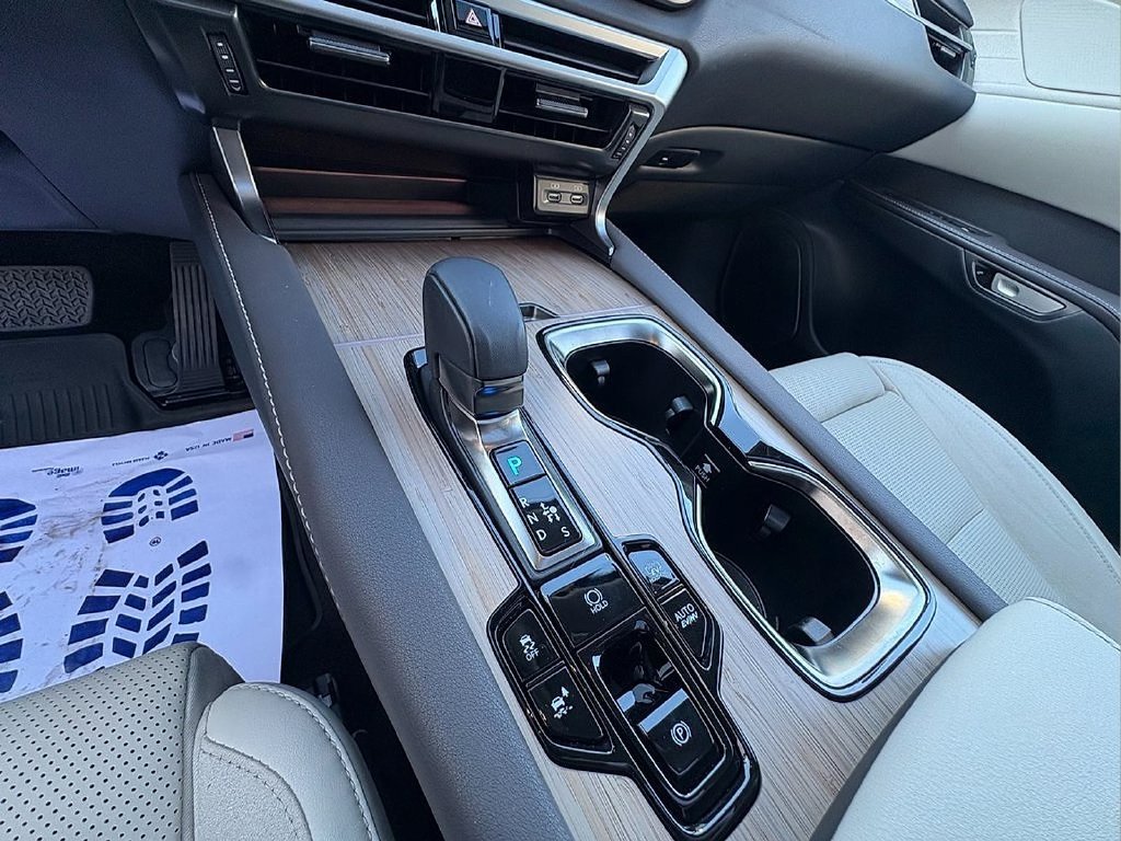 Used 2025 Lexus RX 450h AWD w/ Convenience Package image 28