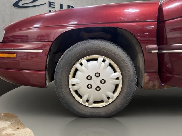 Used 2001 Chevrolet Lumina w/ Preferred Equipment Group FWD image 13