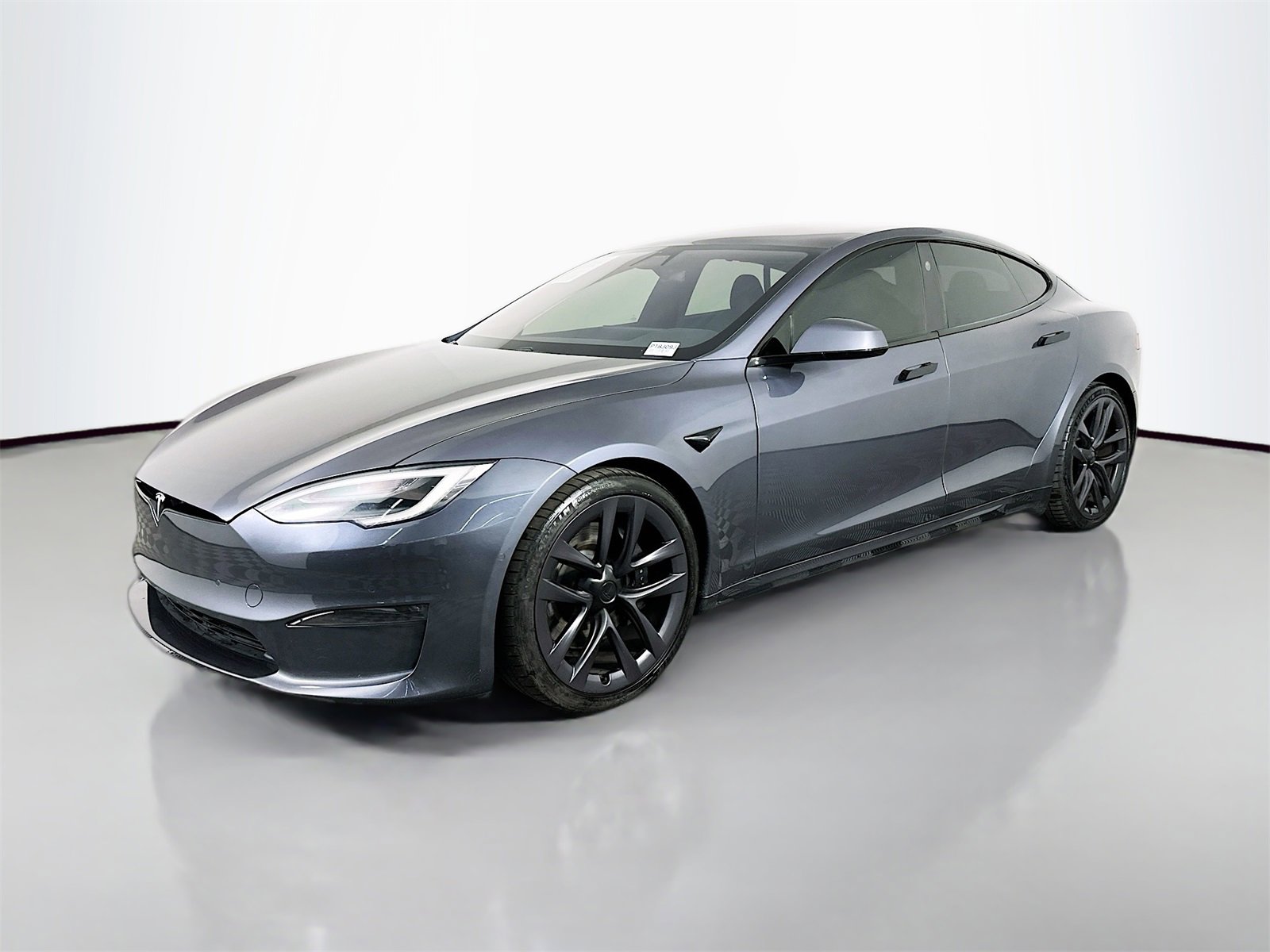 Used 2021 Tesla Model S Plaid image 3