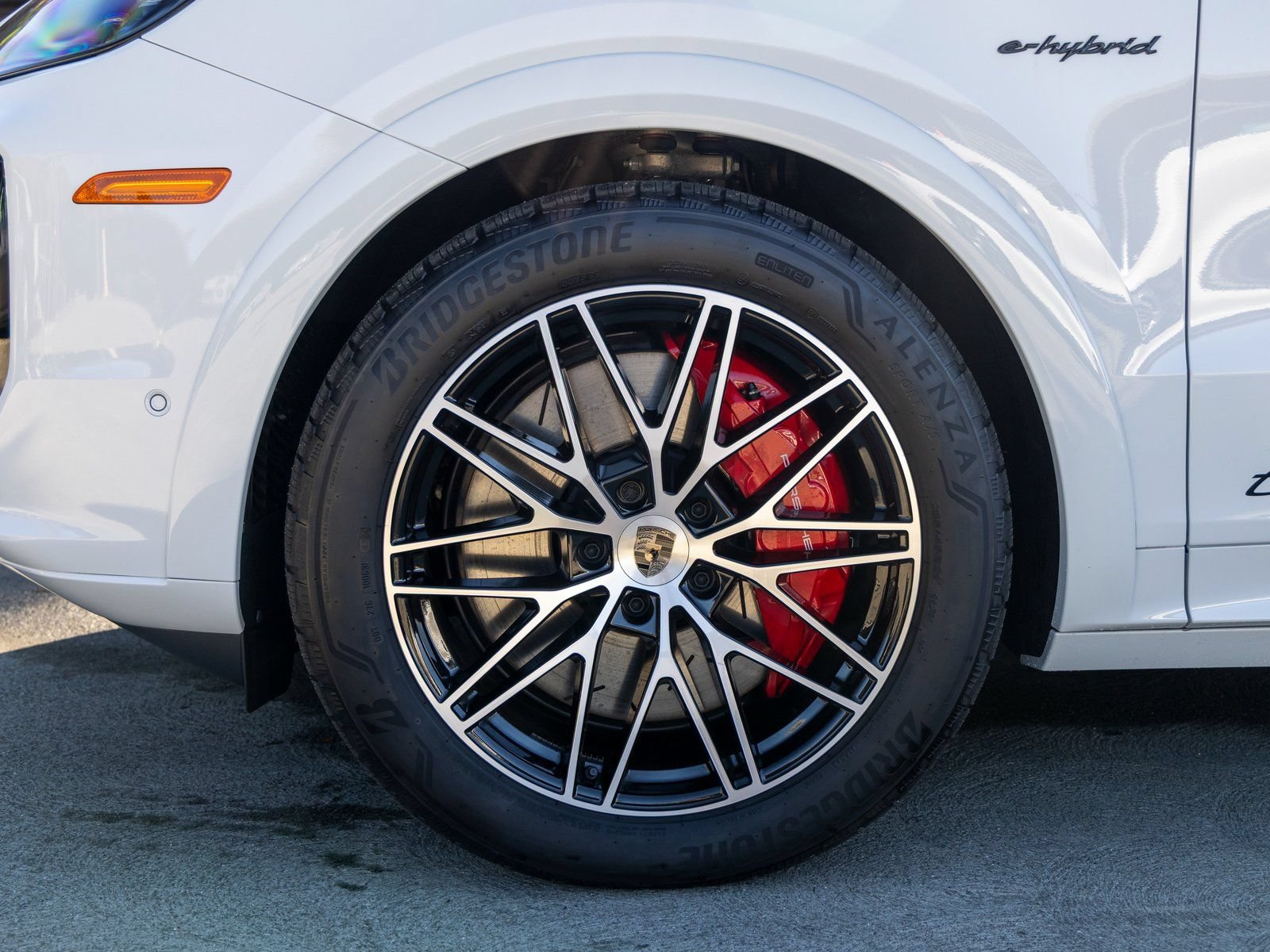 New 2025 Porsche Cayenne Turbo AWD/4WD image 13