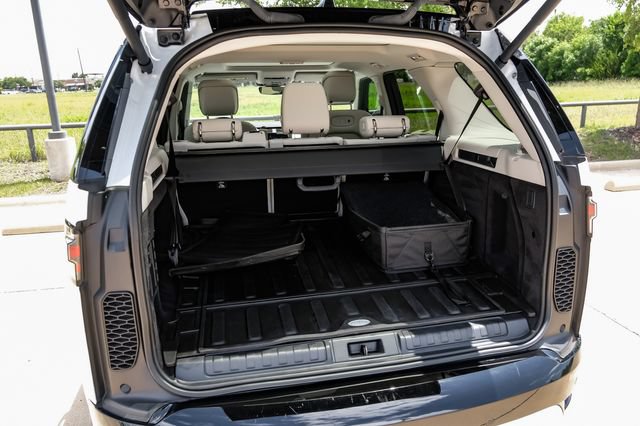 Used 2025 Land Rover Discovery Dynamic SE AWD/4WD image 69