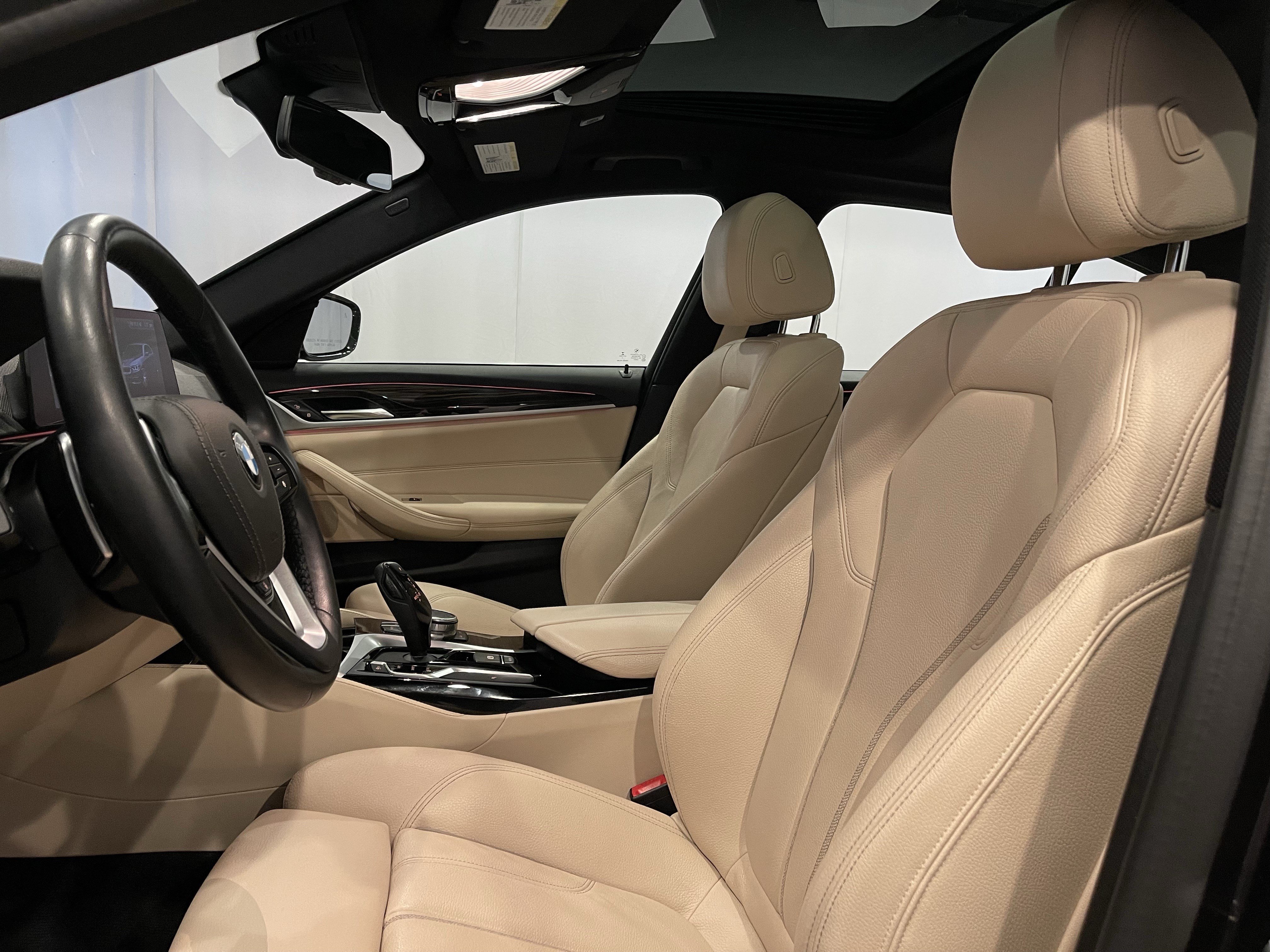 Used 2019 BMW 540i xDrive w/ Convenience Package AWD/4WD image 14