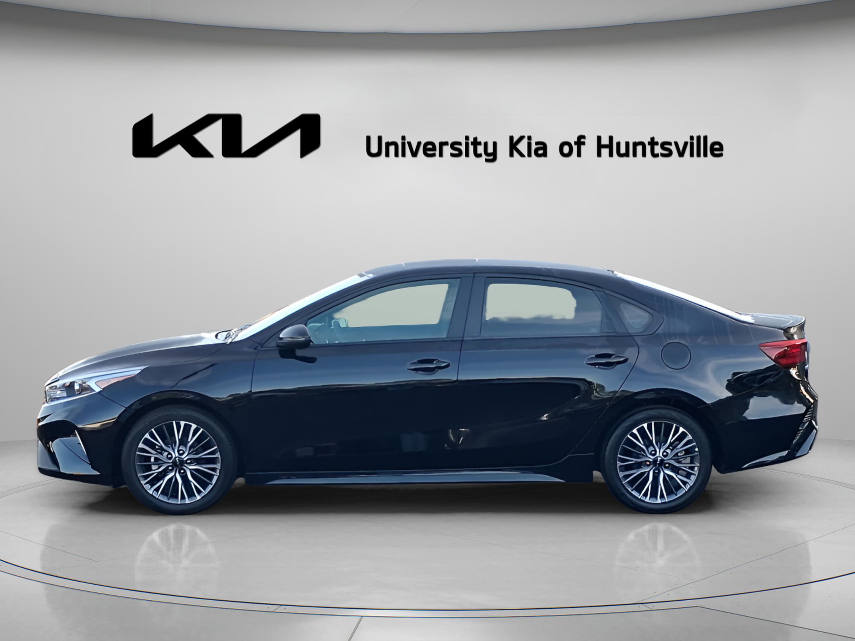 Used 2024 Kia Forte GT-Line w/ GT-Line Premium Package FWD image 4