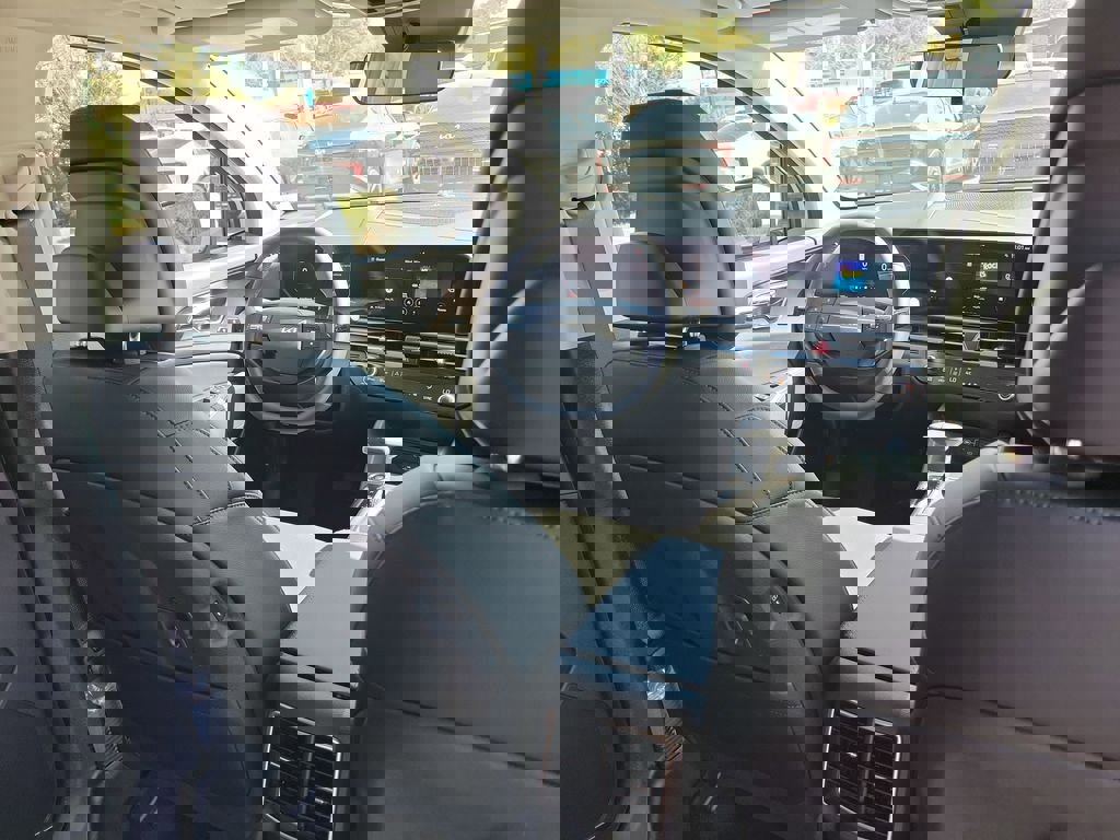 New 2026 Kia Sportage SX image 13