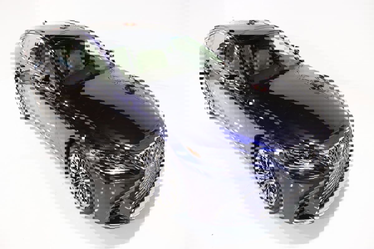 Used 2019 Lexus LS 500 AWD image 7