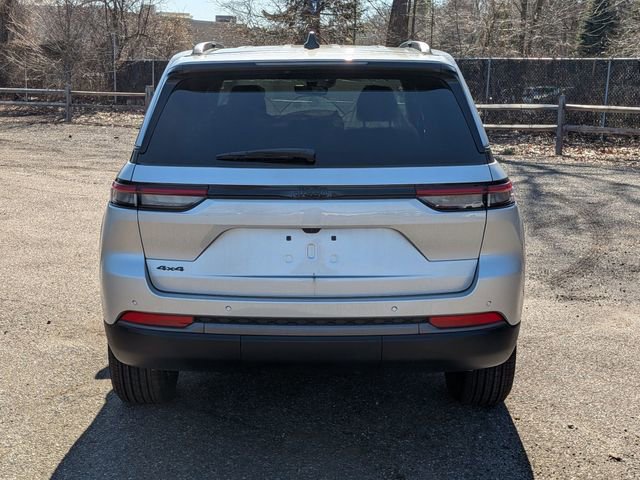 New 2026 Jeep Grand Cherokee Laredo AWD/4WD image 4
