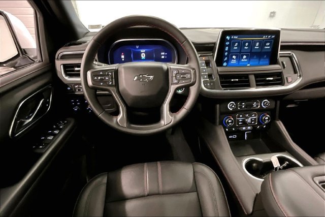 Used 2024 Chevrolet Suburban RST w/ Luxury Package AWD/4WD image 6