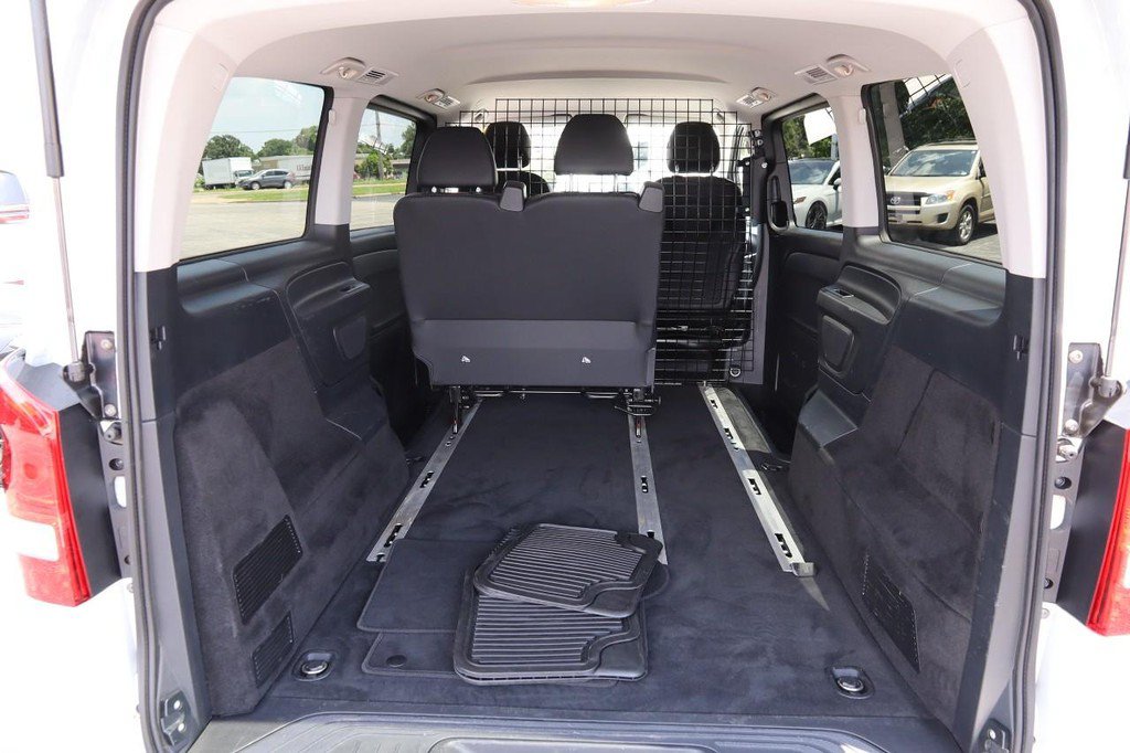 Used 2023 Mercedes-Benz Metris Passenger image 7