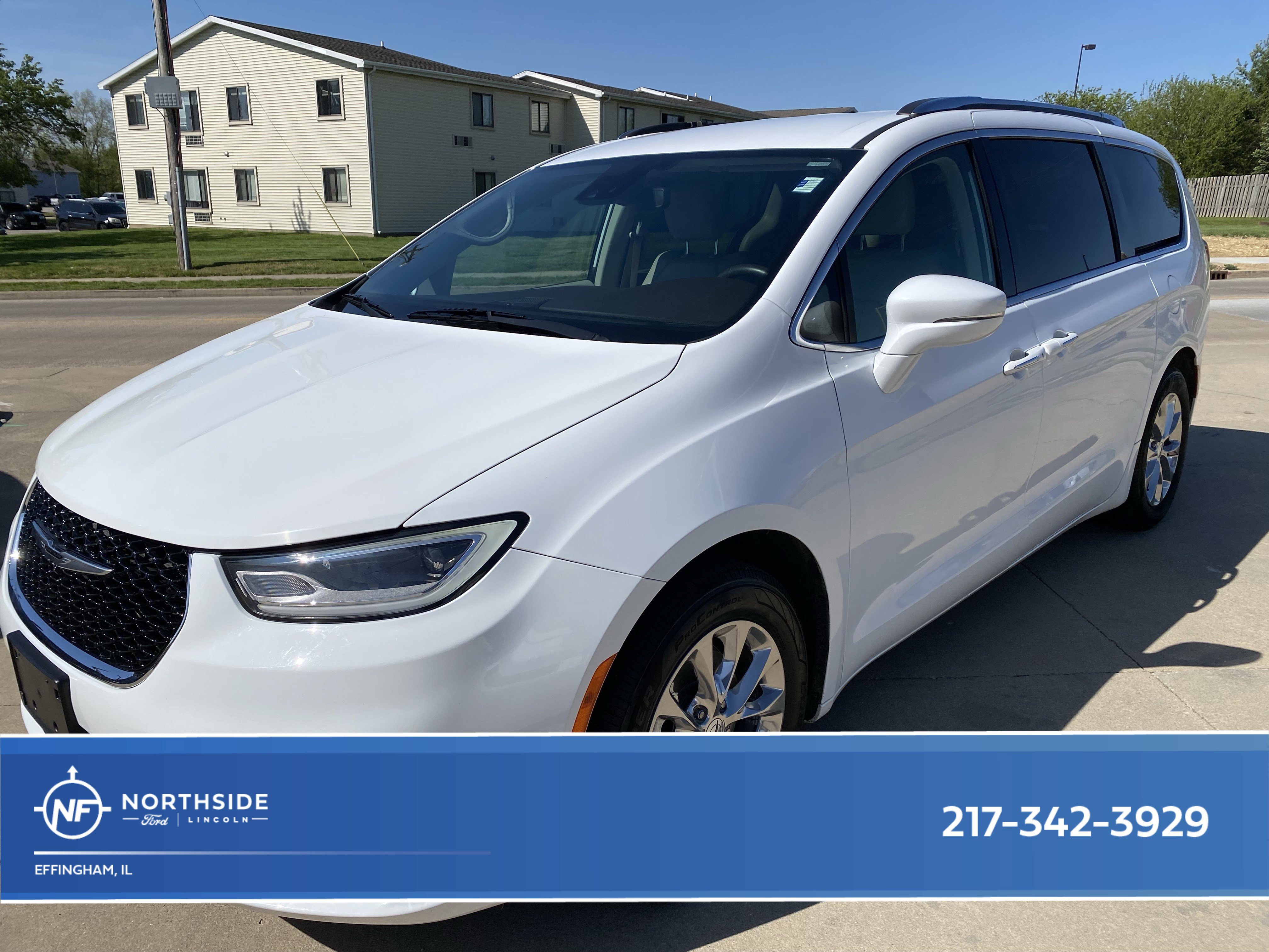Used 2021 Chrysler Pacifica Touring-L w/ Uconnect Theater Family Group image 1