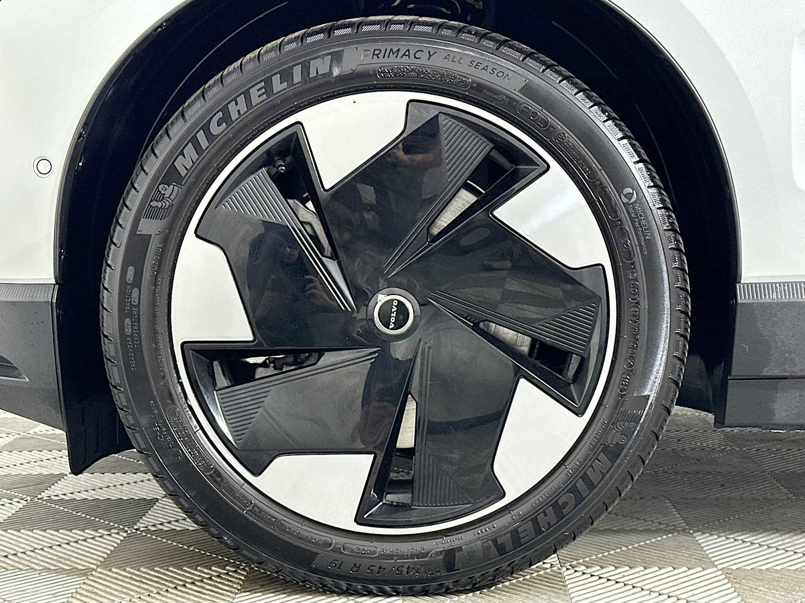 Used 2025 Volvo EX30 Ultra w/ Protection Package Premier image 29