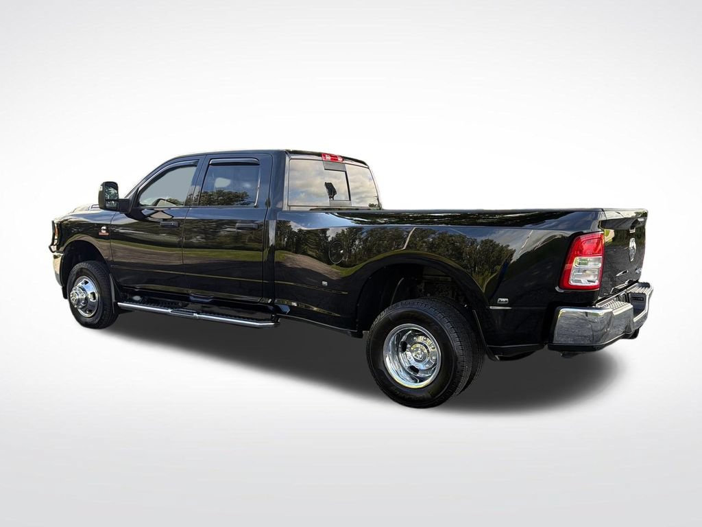 Used 2024 RAM 3500 Tradesman w/ Chrome Appearance Group AWD/4WD video 3