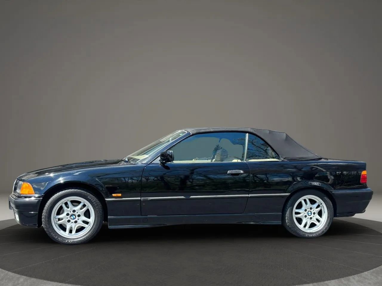 Used 1997 BMW 328i Convertible RWD image 8