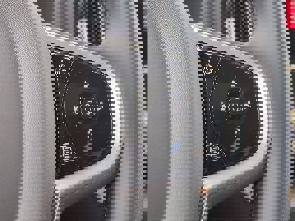 Used 2026 Volvo XC60 B5 Plus w/ Protection Package Premier image 25