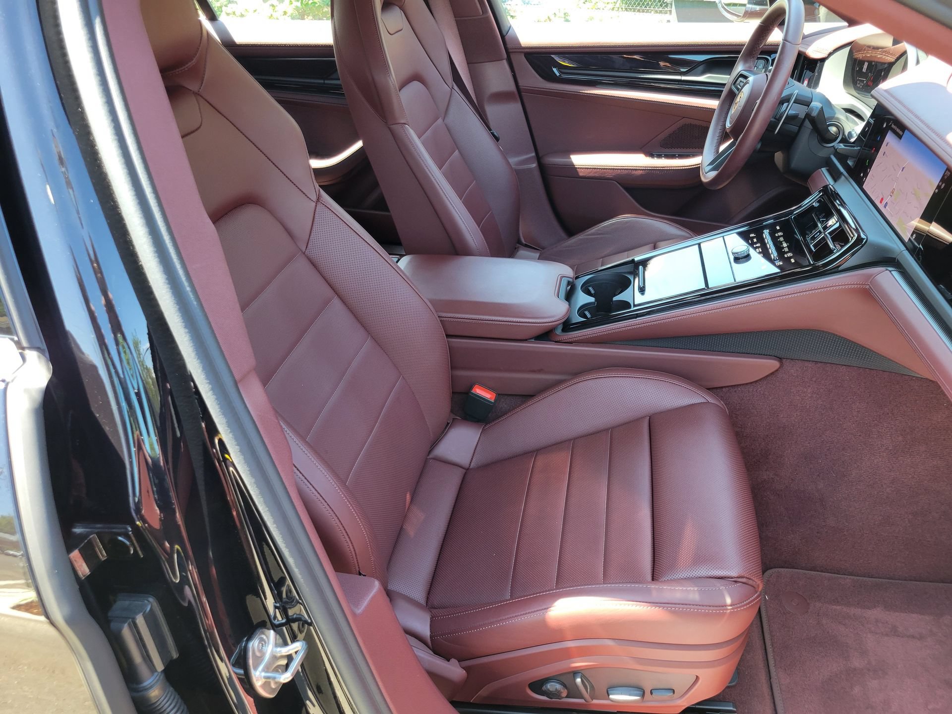 Used 2026 Porsche Panamera image 28
