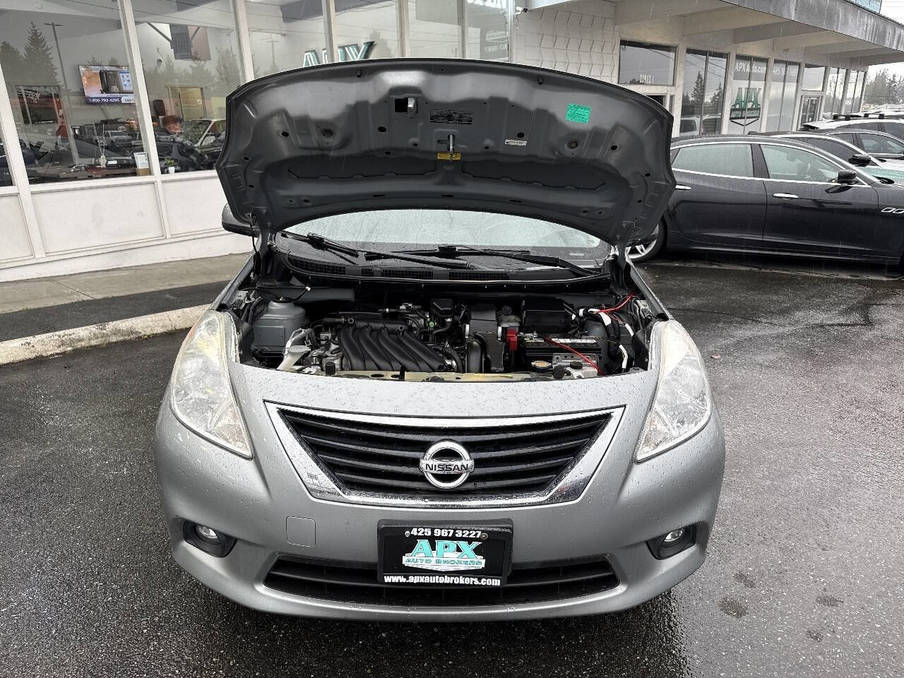 Used 2012 Nissan Versa SV image 13