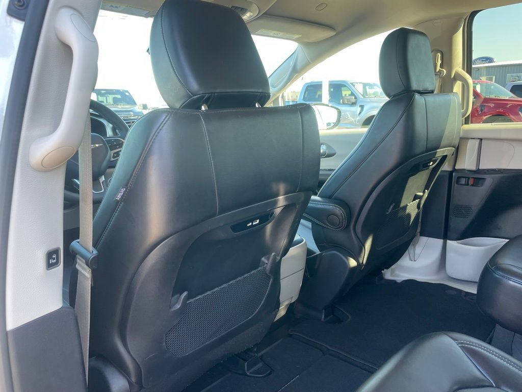 Used 2024 Chrysler Pacifica Touring-L FWD image 53