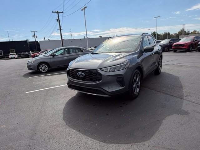 Used 2025 Ford Escape ST-Line FWD image 18