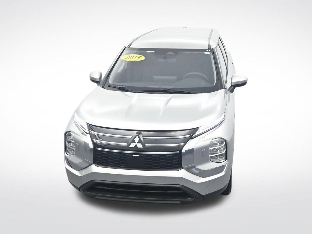 Used 2025 Mitsubishi Outlander ES AWD/4WD image 32