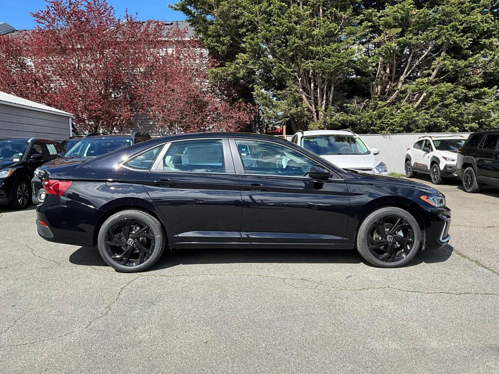 New 2026 Volkswagen Jetta SE image 9